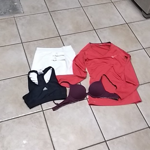 Lot Sale! All Women's Clothes - 4 Items Included!! - Picture 1 of 5